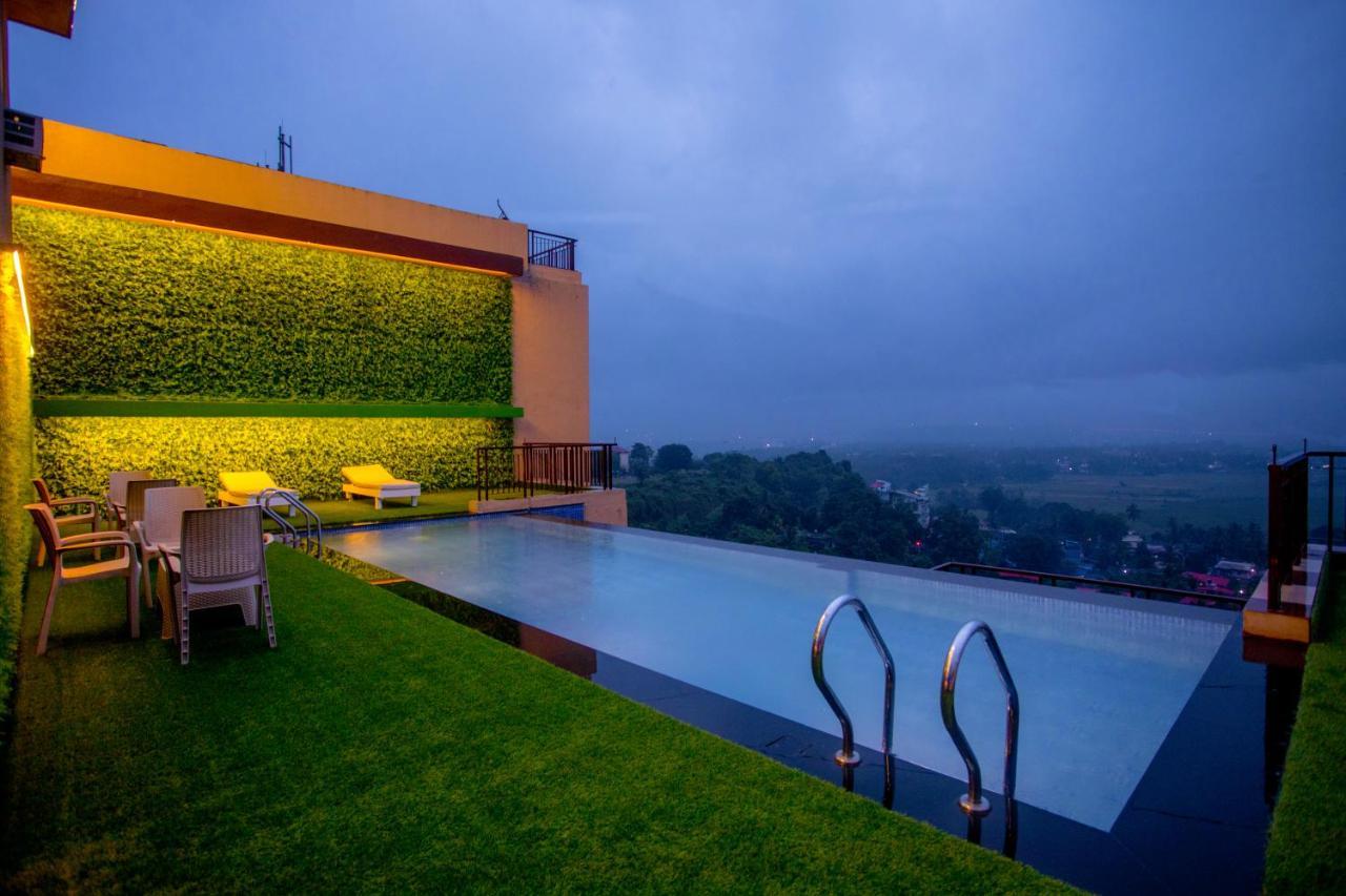 Encore Suites Goa Pangim Exterior foto