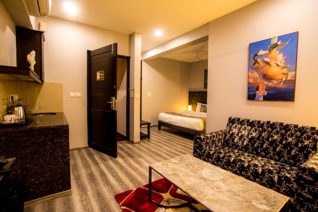 Encore Suites Goa Pangim Exterior foto